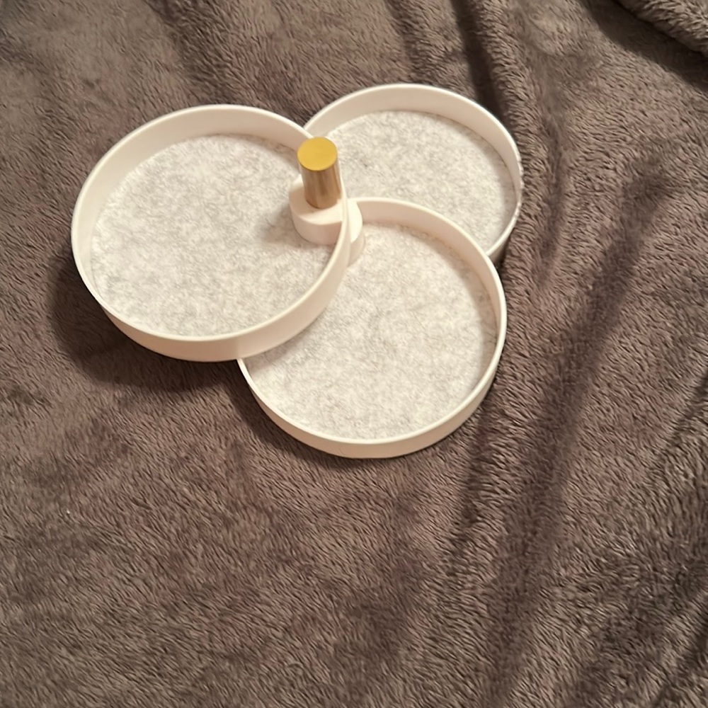 A tray catch all